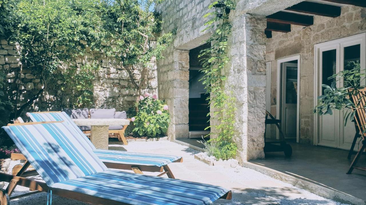Rector's - Charming Retreat In Old Town With Jacuzzi In Private Courtyard Casa vacanze